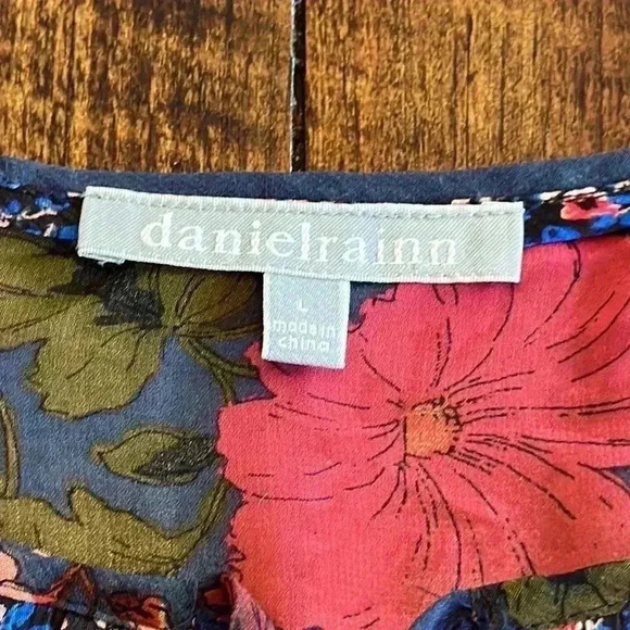 Daniel Rainn | Boho Floral Peasant Blouse, Mixed Materials with Tassels - Picture 5 of 8